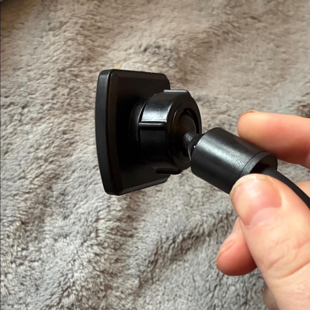 Black Magnetic Car Phone Mount - Picture 4 of 6